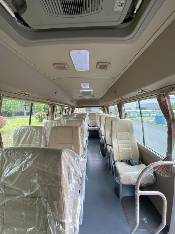 30 sièges LHD/RHD Toyota Coaster Bus avec des équipements de luxe et le type de carburant diesel