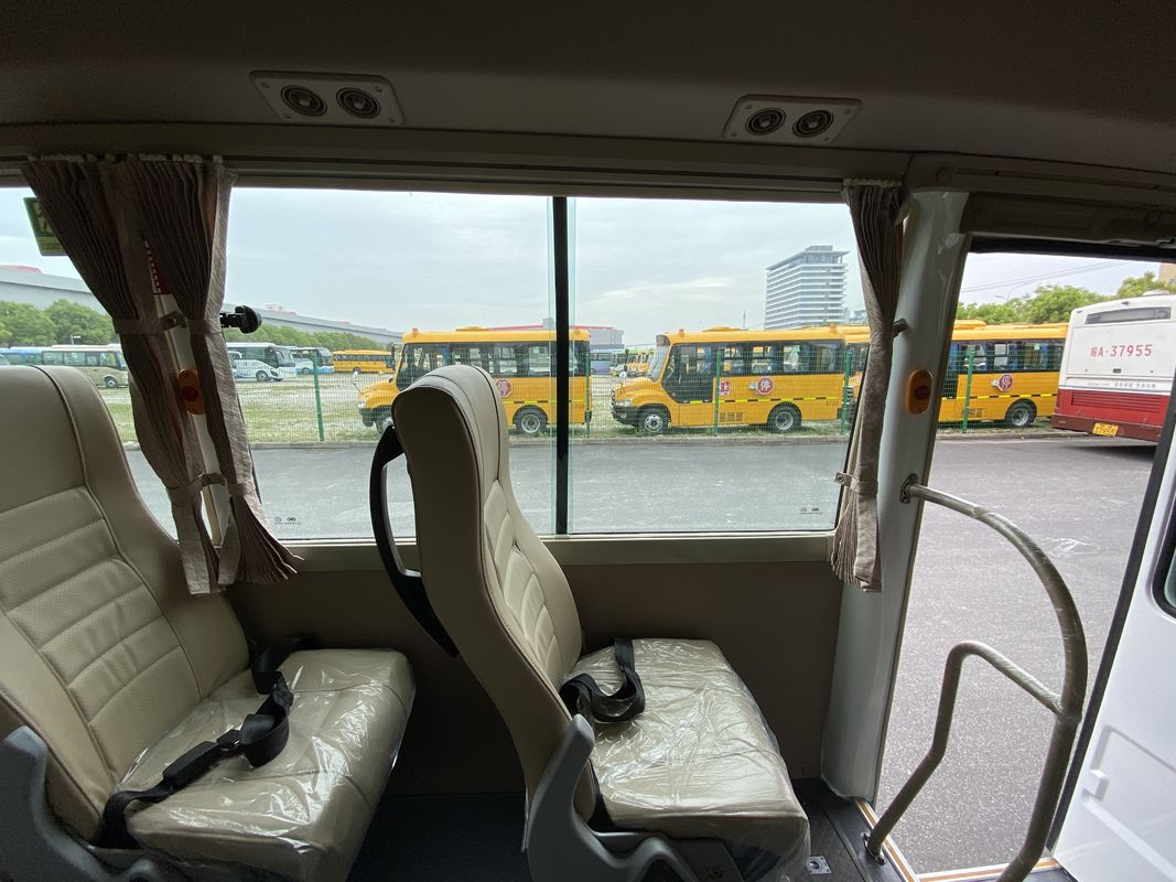 Autobus de luxe de 30 places avec boîte de vitesses manuelle Euro 3 en 2024