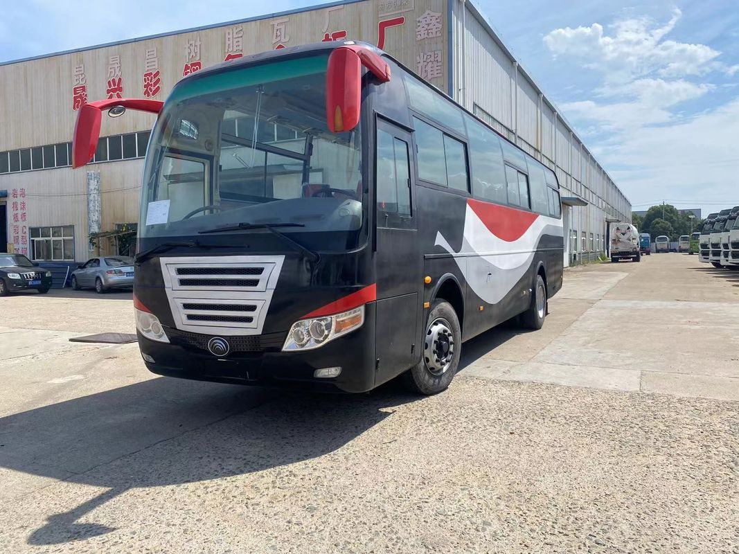 Autobus Youtong d'occasion 65 sièges 12m Autobus diesel avec le volant à droite et la direction assistée