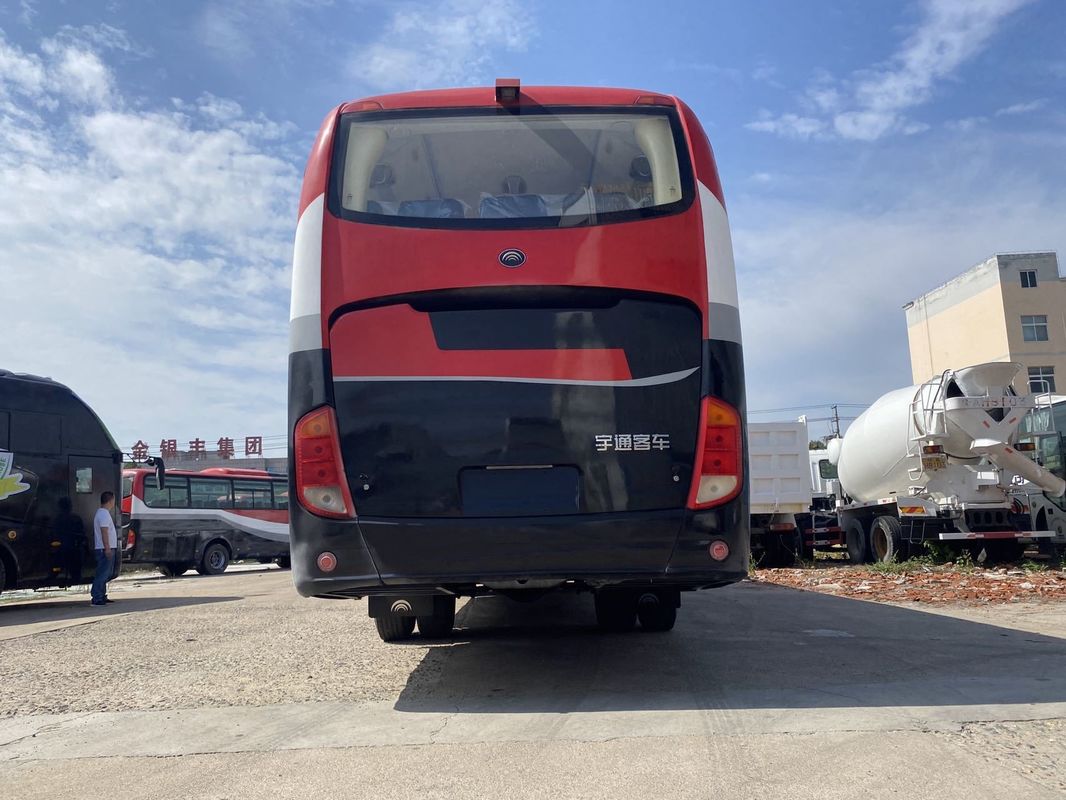 Autobus Youtong d'occasion 65 sièges 12m Autobus diesel avec le volant à droite et la direction assistée