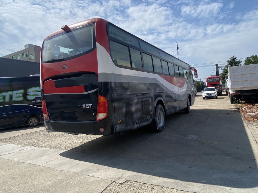 Autobus Youtong d'occasion 65 sièges 12m Autobus diesel avec le volant à droite et la direction assistée