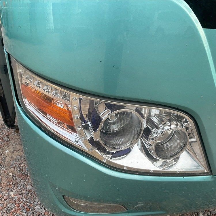 Système de freinage à tambour à disque avant et arrière 50-60 sièges Yutong Bus pour voyager sur le marché du Ghana