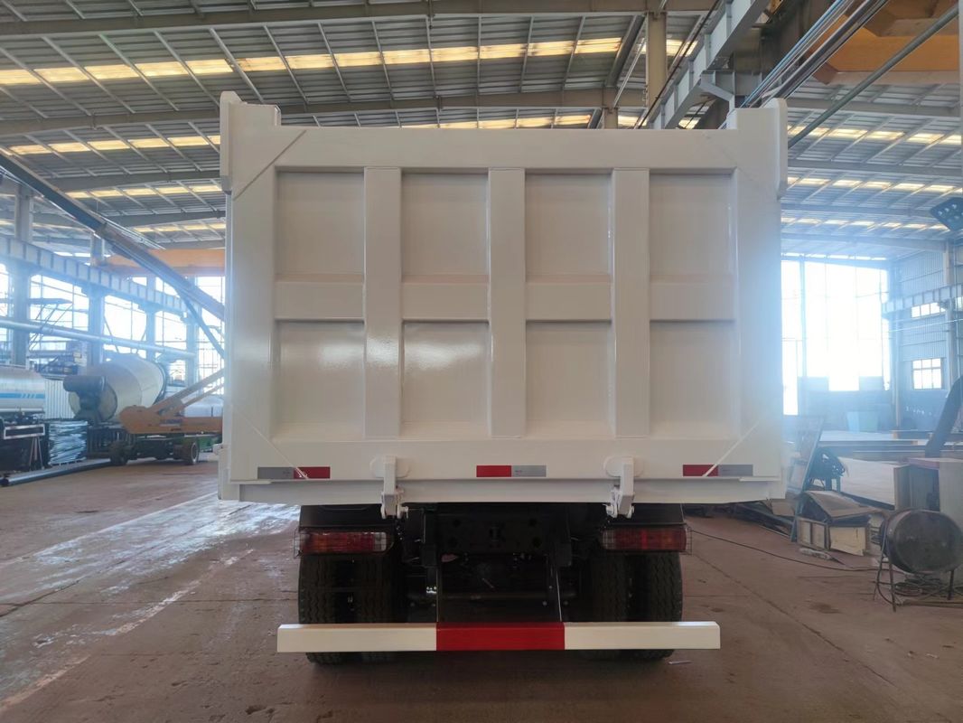 400 chevaux 16 roues 8x4 Truck à décharge lourd Tipper Dumper Max Puissance à cheval 400 ch Diesel