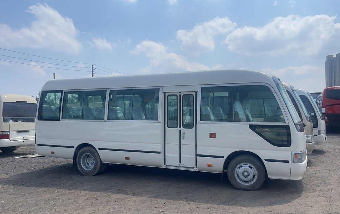 Maximum de couple 340Nm/rpm Toyota Coaster 24 sièges