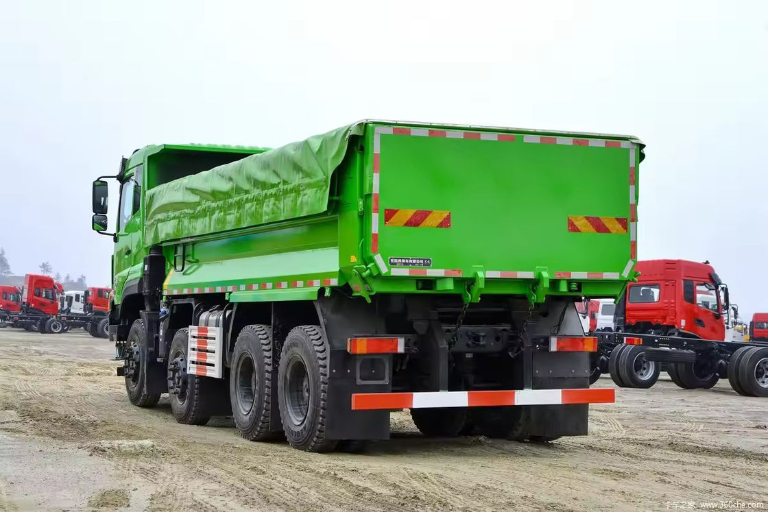 12 roues 35 tonnes 600 chevaux Dongfeng déchargeur pour le transport de sable sol pierre
