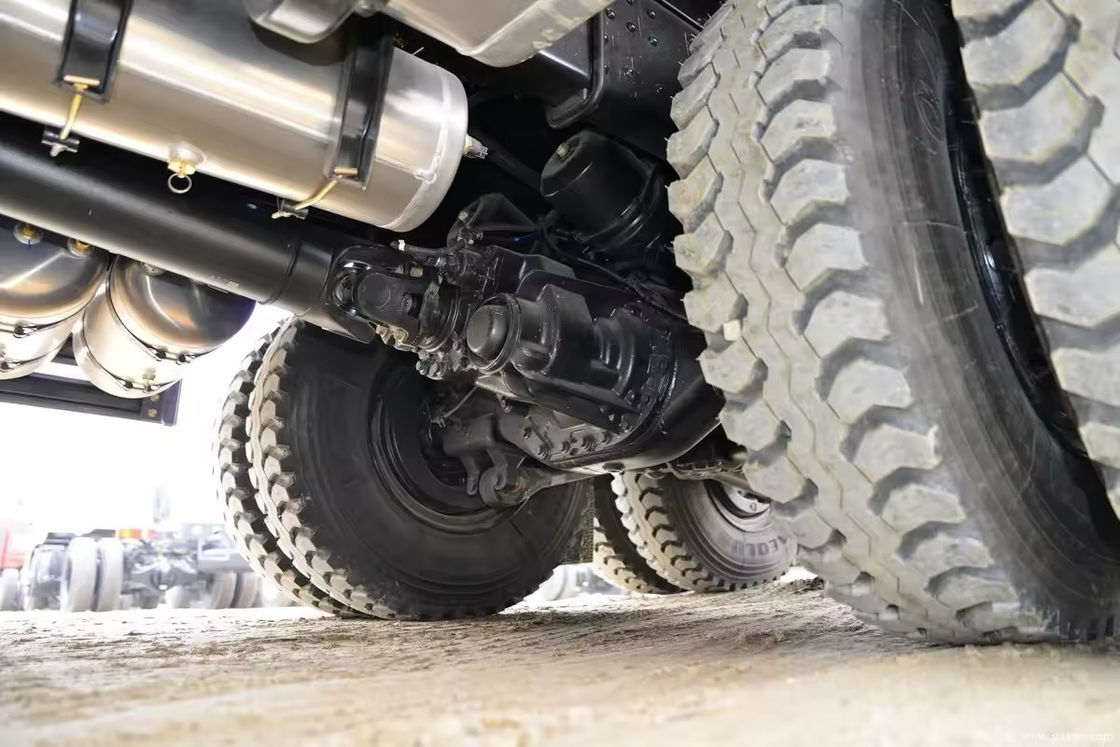 12 roues 35 tonnes 600 chevaux Dongfeng déchargeur pour le transport de sable sol pierre