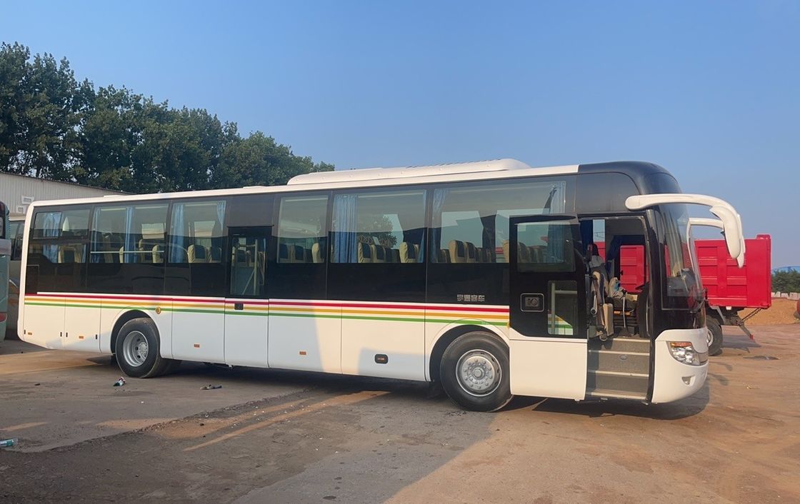 Autobus d'occasion en Afrique équipé de climatiseur hautement rénové de 62 sièges