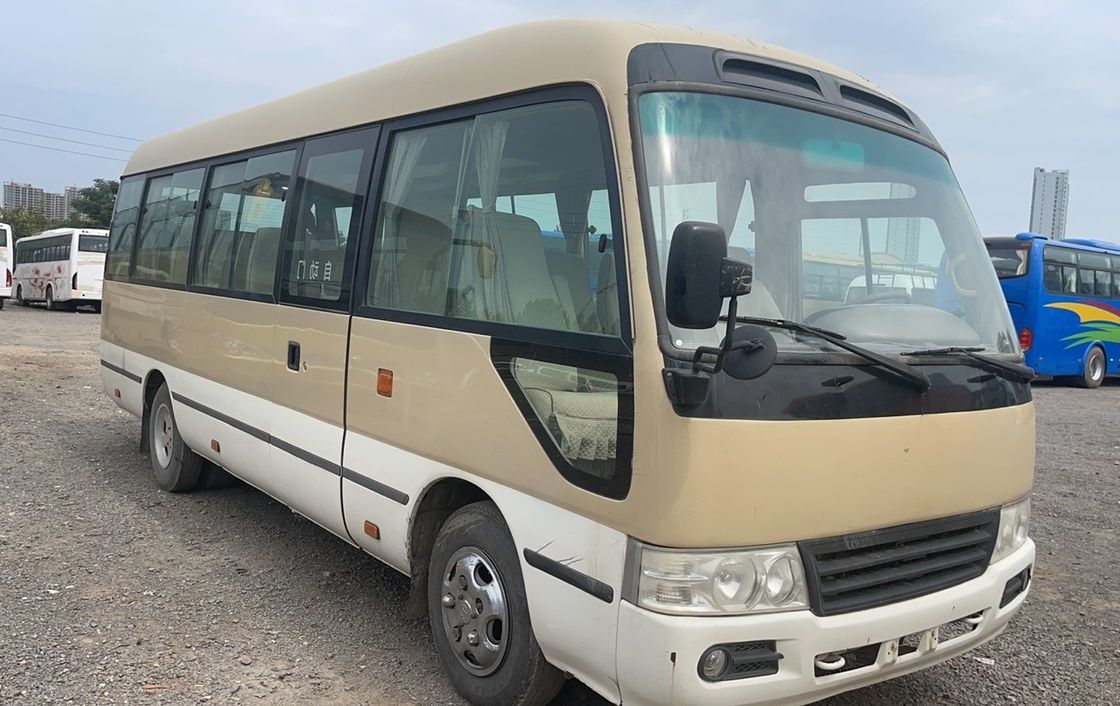 Autobus LHD diesel en bon état avec une cylindrée de 2,4 tonnes et une capacité de 19 places