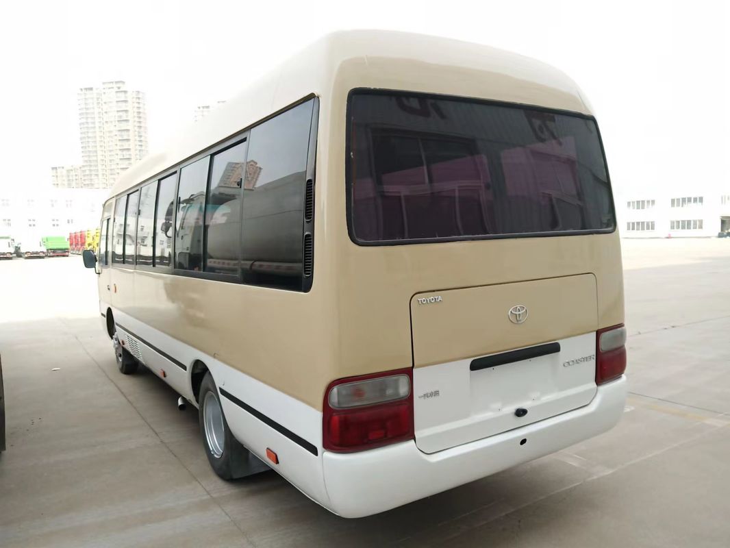 Type de carburant diesel Autobus Toyota 30 places en bon état Puissance maximale 113/5200 kW