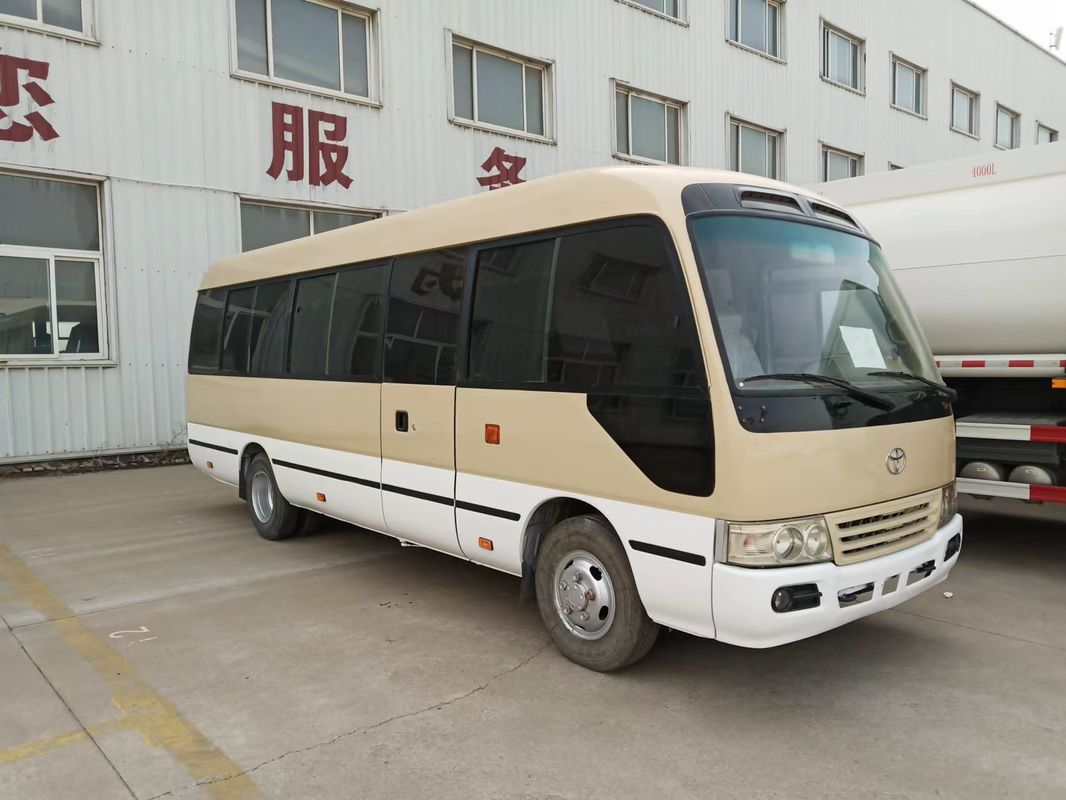 Type de carburant diesel Autobus Toyota 30 places en bon état Puissance maximale 113/5200 kW