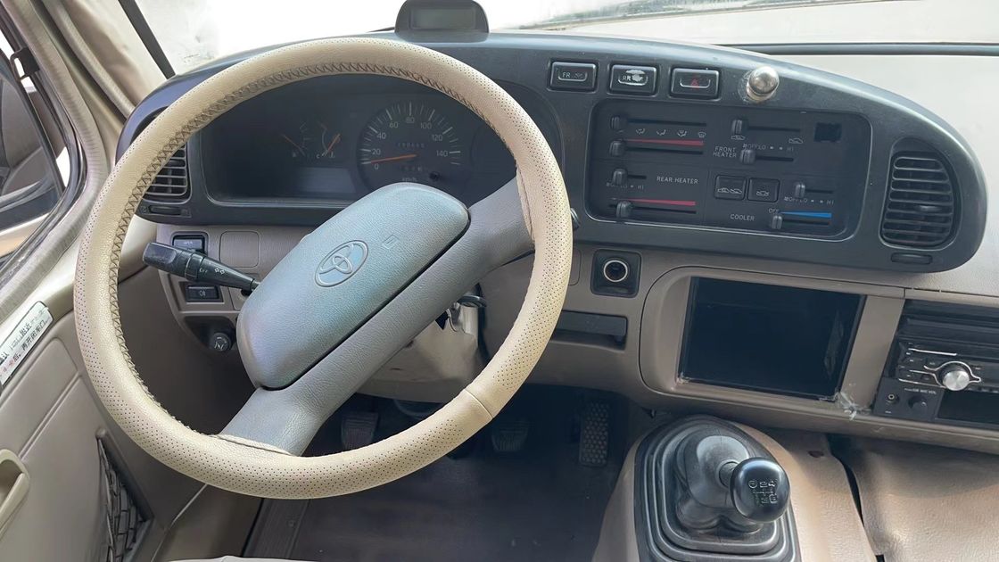 29 sièges Toyota Coaster Mini Bus avec Euro3 Émission Standard et moteur Cummins Modèle