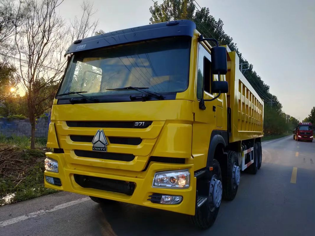 Sinotruk Howo 8x4 371 chevaux 450 chevaux 24 mètres cubes camion de décharge utilisé sans ABS