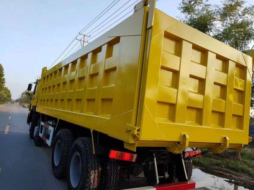 Sinotruk Howo 8x4 371 chevaux 450 chevaux 24 mètres cubes camion de décharge utilisé sans ABS