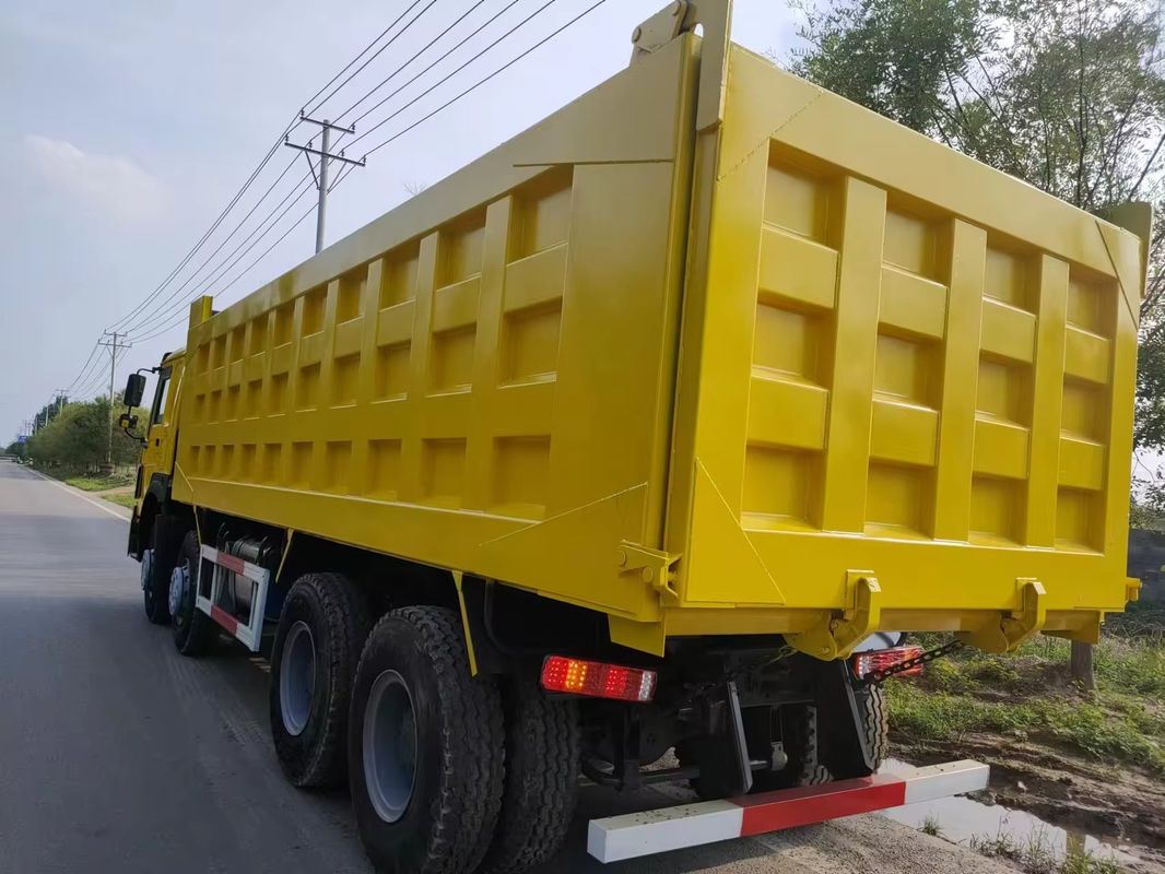 Utilisé Howo 8x4 12 roues camions de décharge 375 HP moteur diesel camion à sable sans ESC
