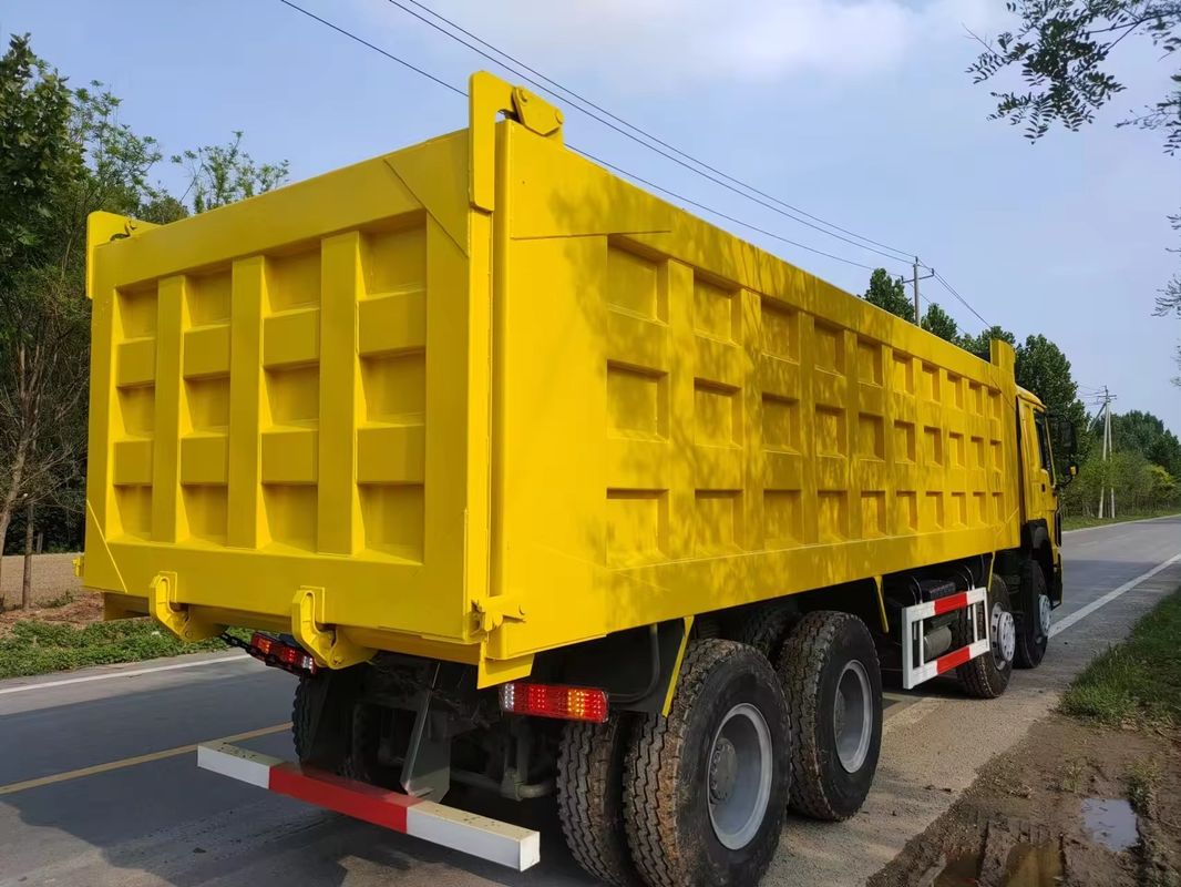 Utilisé Howo 8x4 12 roues camions de décharge 375 HP moteur diesel camion à sable sans ESC