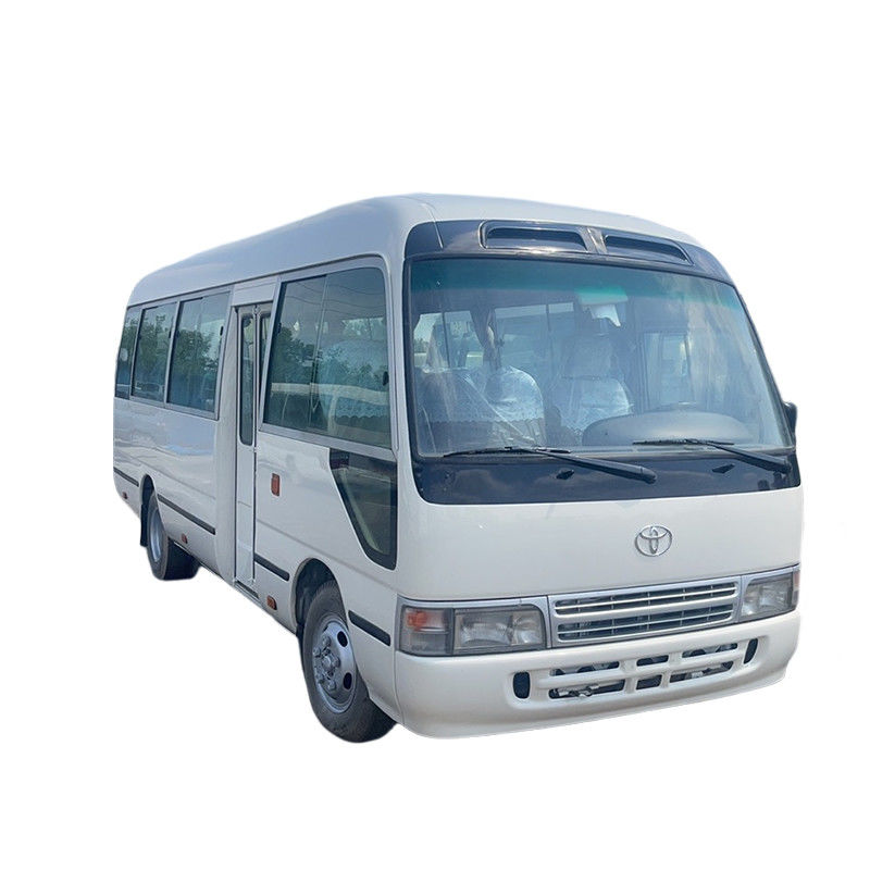 30 sièges Toyota Coaster Bus d'occasion avec pneus 9.00R20 et puissance maximale de 113/5200 kW