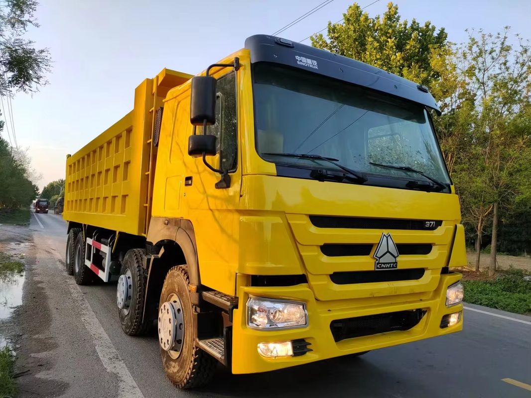 Utilisé Howo 8x4 12 roues camions de décharge 375 HP moteur diesel camion à sable sans ESC