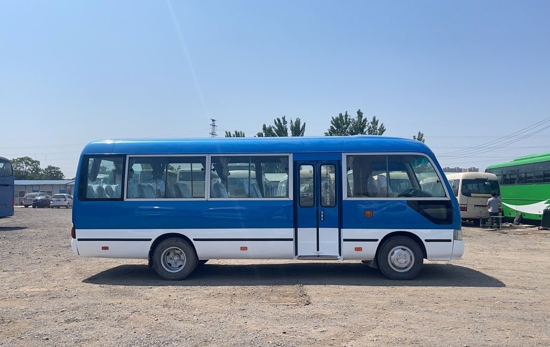 G.V.W Kg 5900 Autobus Toyota Coaster bien aménagé de 30 places pour le transport de passagers