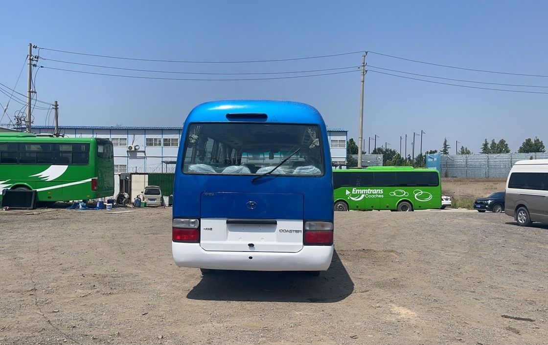 G.V.W Kg 5900 Autobus Toyota Coaster bien aménagé de 30 places pour le transport de passagers