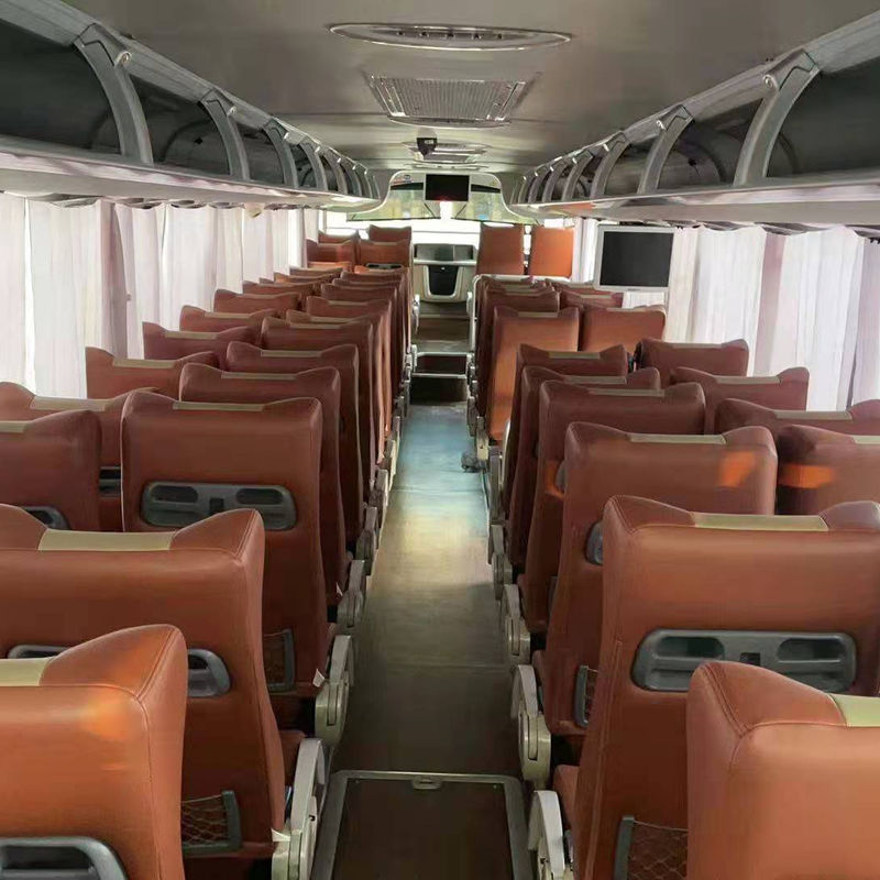 68 sièges Autobus d'occasion Année 2017 avec moteur arrière et place moteur Capacité 6 8L