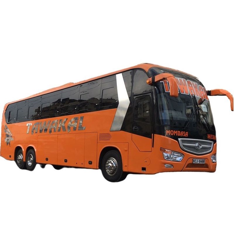 Offre directe d'autobus-autocar diesel de 50 places avec une grande capacité et des pneus à double pièce