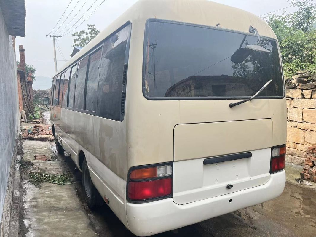 30 places Toyota Coaster Bus en bon état et transmission manuelle type parfait