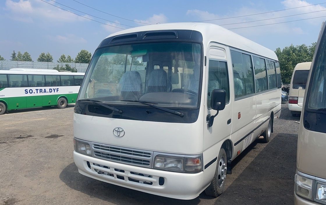 Carburant 30 places Toyota Coaster Bus en bon état LHD moteur diesel d'occasion 6900*2010*2600