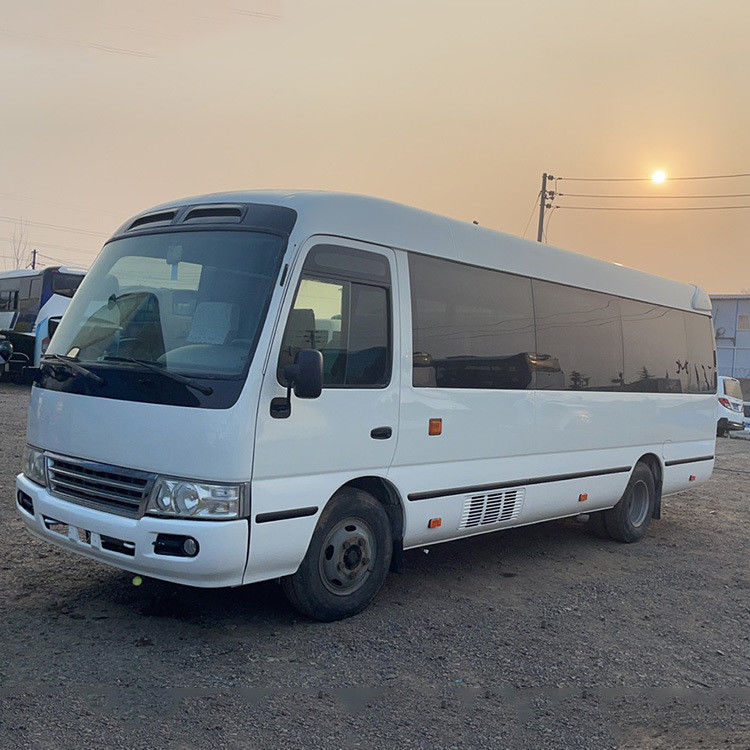 Autobus Toyota Coaster à moteur diesel de 30 places en bon état avec norme d'émission Euro 3