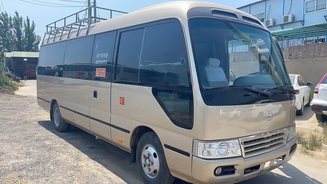 30 sièges Toyota Coaster Bus en bon état capacité de sièges LHD 30 7.00R16 pneus 30 sièges