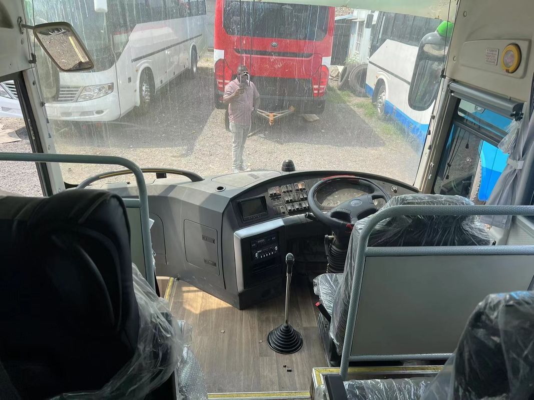 Yu Tong 10m 47 sièges Diesel Bus de coach en bon état Euro 4 Grand bus de passagers pour le voyage