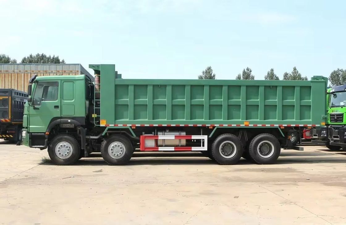 Sinotruck Howo 30tons 6x4 375hp Camion à rouleaux d'occasion Camion à décharge avec segment Camion lourd