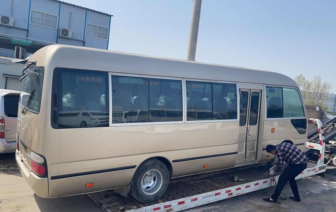 24 sièges Toyota Coaster Bus bien rénové avec 7.00R16 pneus et G.V.W Kg 5900