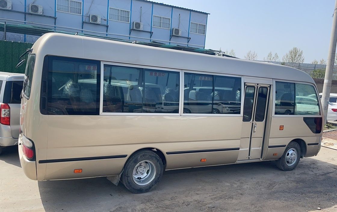 24 sièges Toyota Coaster Bus bien rénové avec 7.00R16 pneus et G.V.W Kg 5900