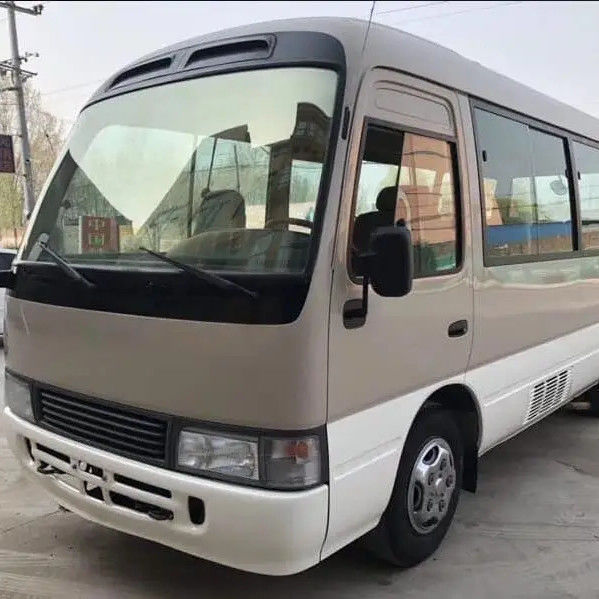 Maximum de couple 340Nm/rpm Diesel 29 sièges Autobus Toyota Coaster d'occasion avec réservoir d'huile de 300L