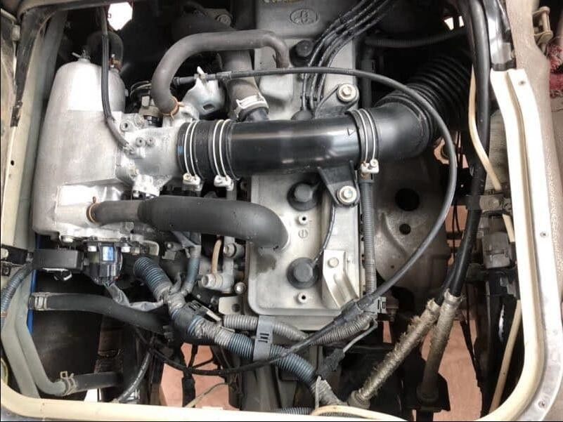 Maximum de couple 340Nm/rpm Diesel 29 sièges Autobus Toyota Coaster d'occasion avec réservoir d'huile de 300L