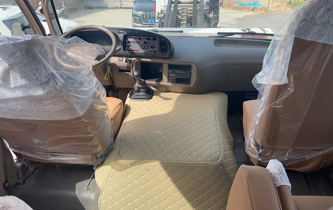 6900*2010*2600 Type de carburant Diesel En bon état 30 places LHD Autobus de montagne de Toyota d'occasion