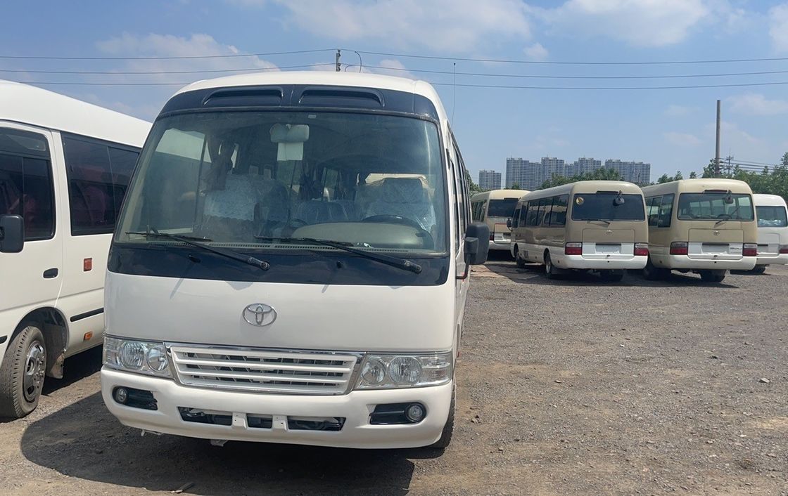 30 sièges Toyota Coaster Bus d'occasion avec moteur diesel et dimensions 7005*2040*2785