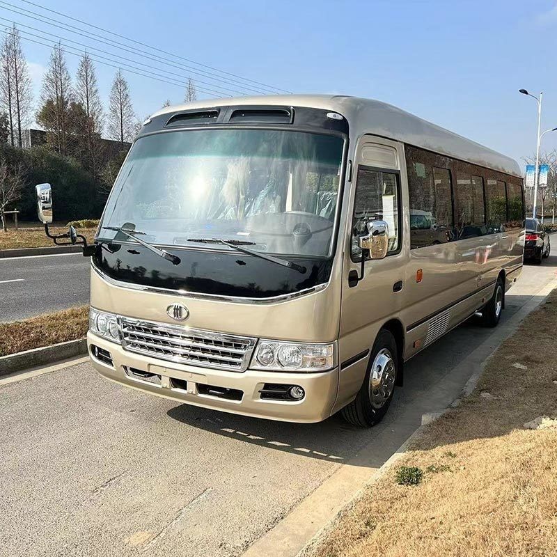 Autobus Toyota Coaster diesel 24 places RHD LHD avec 30 1 sièges et pneus 215/75R17.5