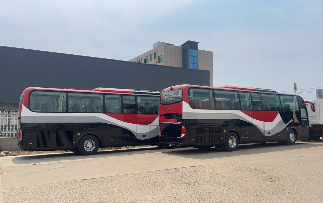 Autobus de luxe touristique de 70 places avec moteur de 8 litres et type de carburant diesel