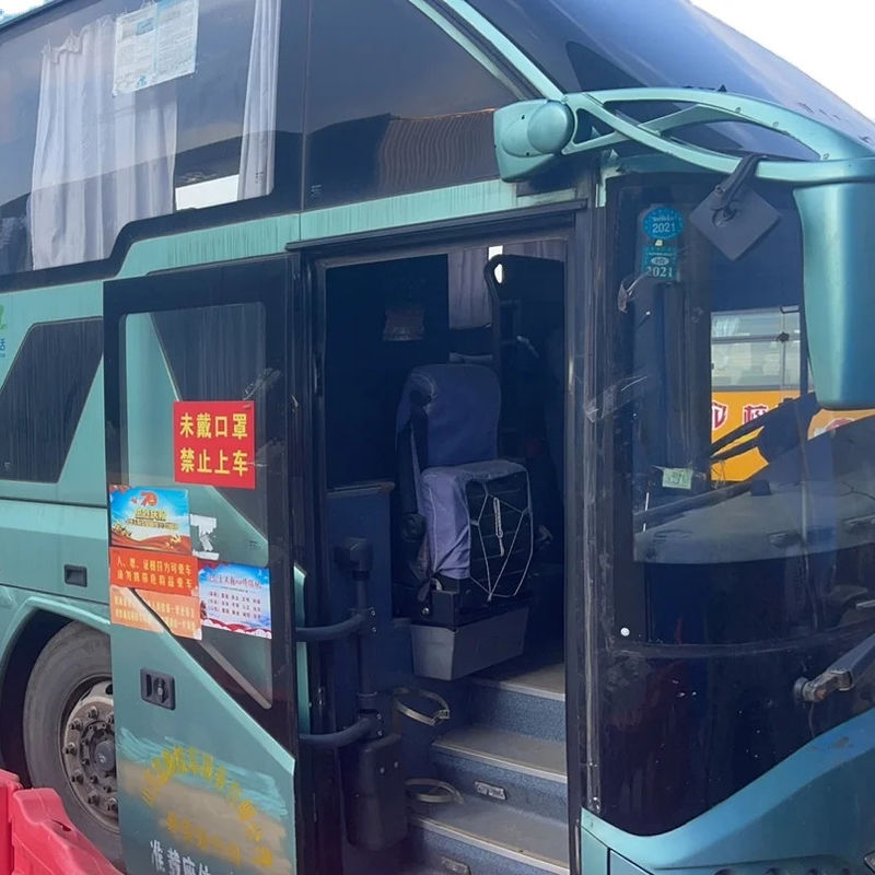 Autobus de tournée de luxe de 70 places avec direction LHD et intérieur spacieux