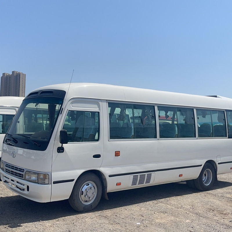 Autobus Toyota Coaster d'occasion avec émission EURO 3 et transmission manuelle en bon état