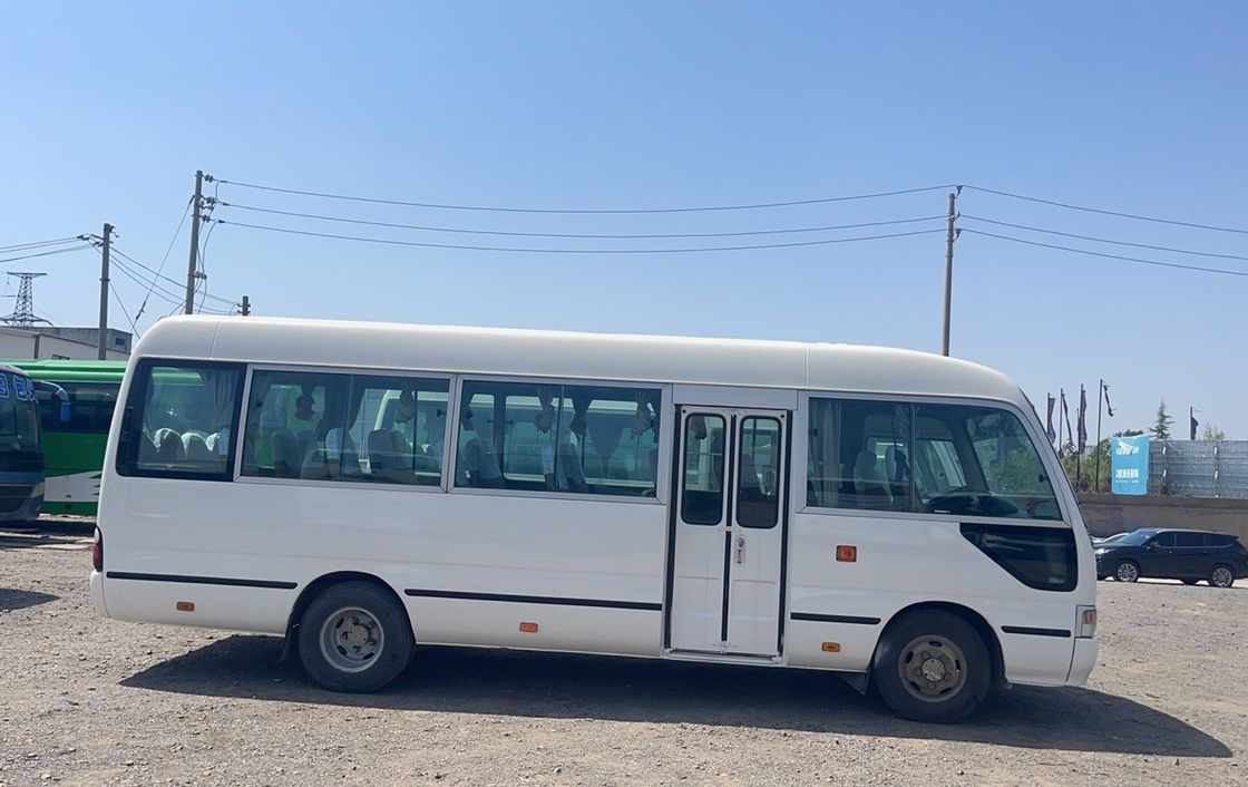 Autobus Toyota Coaster d'occasion avec émission EURO 3 et transmission manuelle en bon état