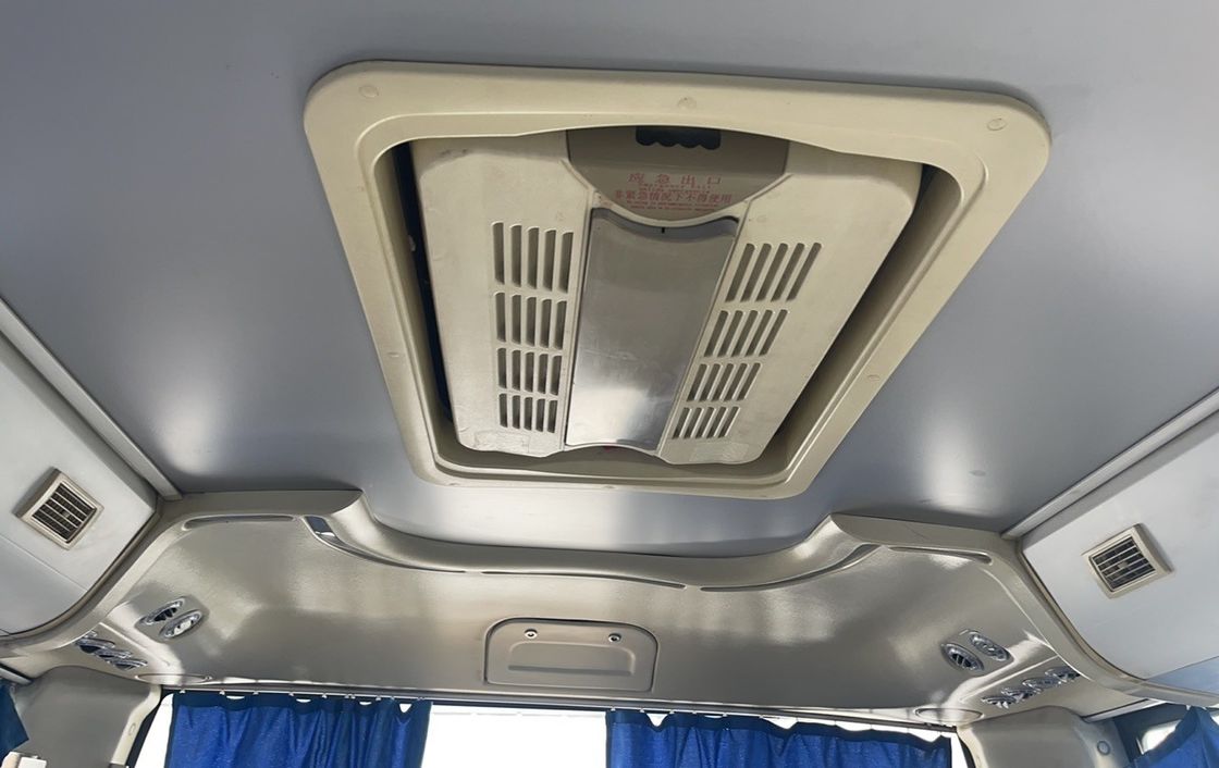 Bus de luxe 12M 65 places avec moteur Yuchai conçu pour votre satisfaction