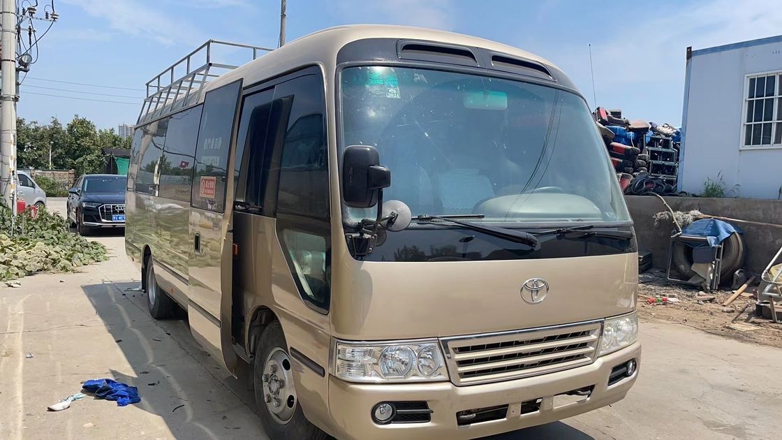 Toyota Coaster Bus d'occasion au Japon 30 places avec moteur 1HZ et pneus 9.00R20