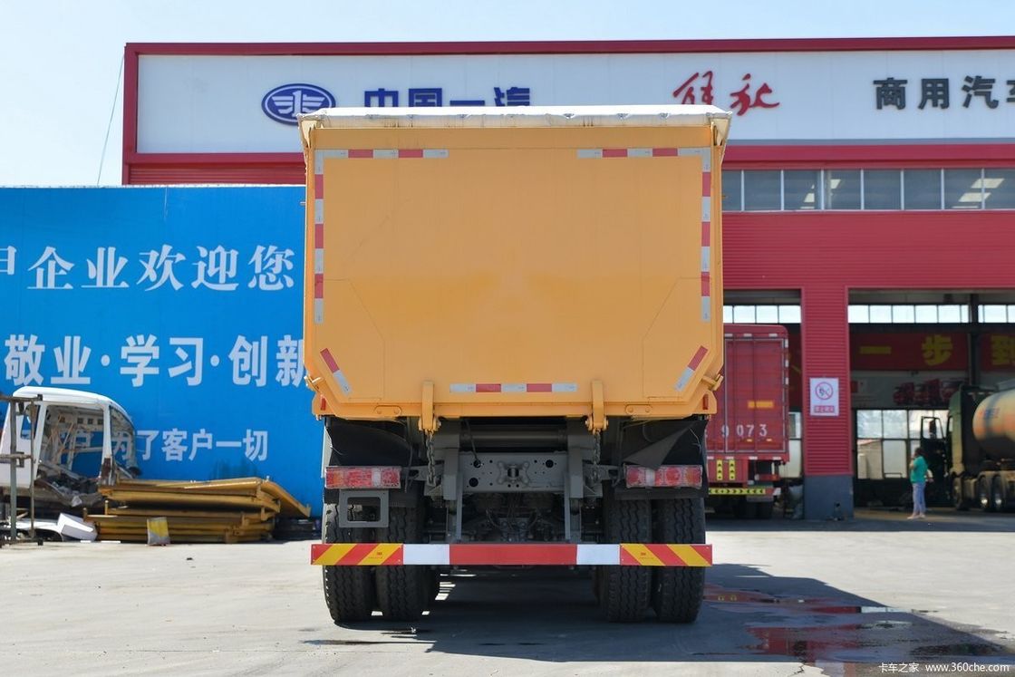 Camion lourd segment Sinotruk 371hp Camion déchargeur d'occasion 8*4 Camion à bascule pour le profit