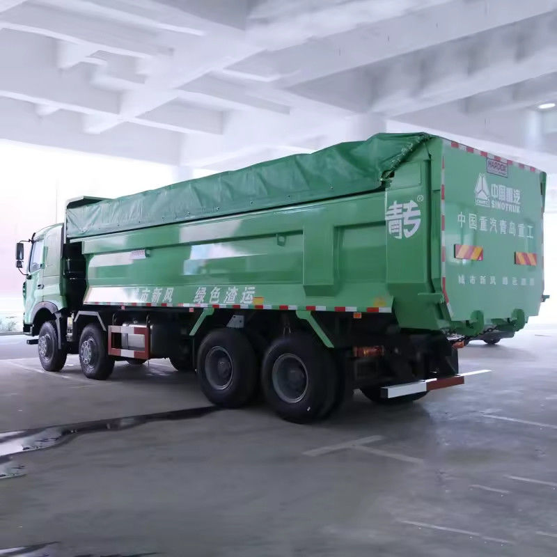 Howo 40 tonnes de capacité de camion à bascule avec longueur de réservoir de chargement ≥ 8 m et moteur WEICHAI