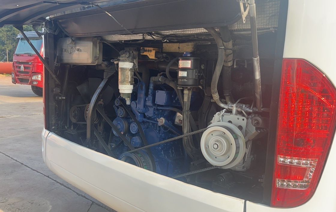 Autobus d'occasion de 50 à 60 places avec type de carburant diesel et direction assistée
