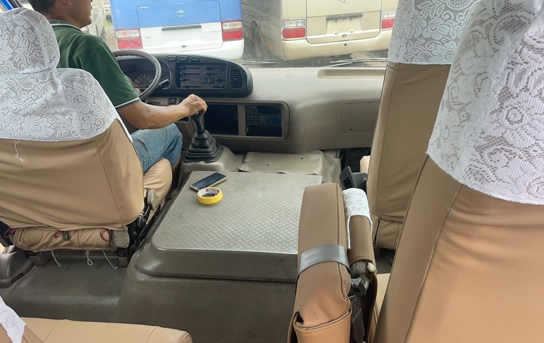 6 à 8 litres de moteur à traction gauche Toyota Coaster Bus hautement rénové Euro 3 d'occasion