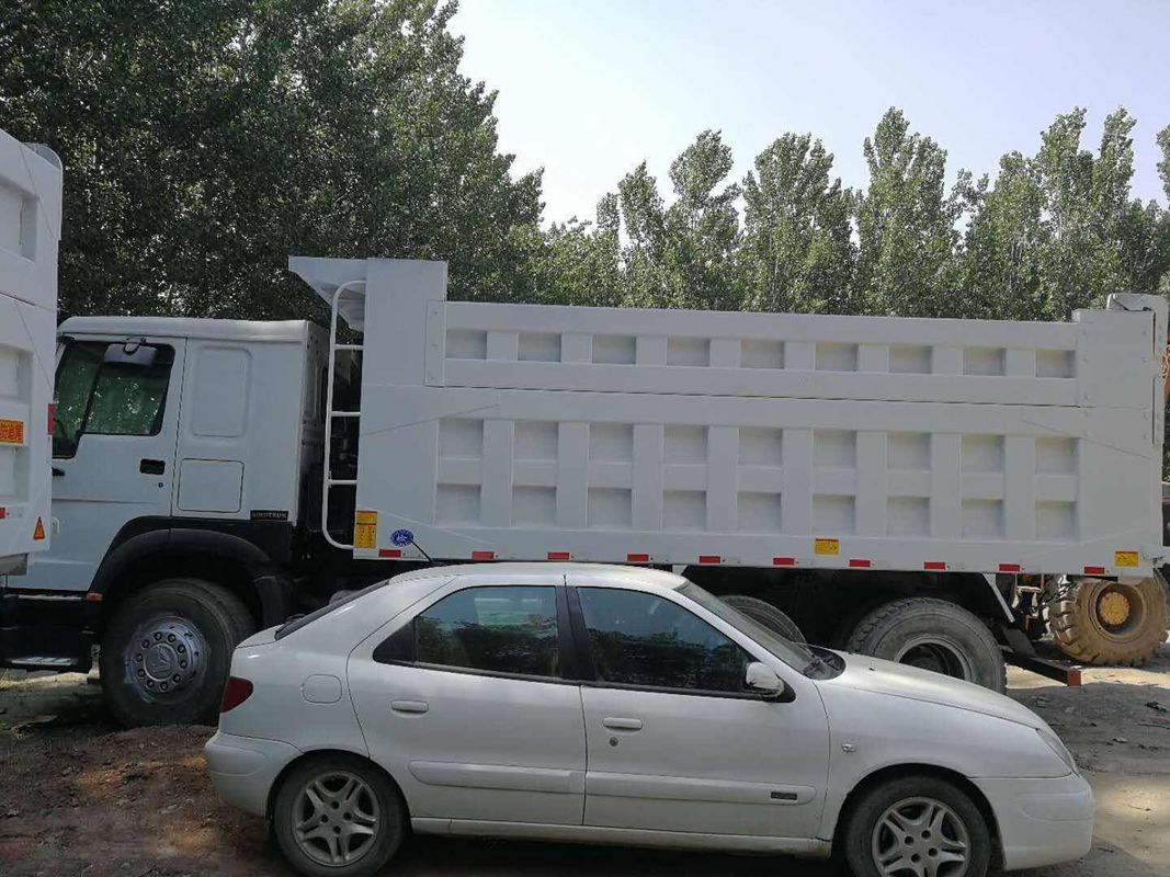 Camion Sinotruck d'occasion Howo 10 roues 25 tonnes 20 mètres cubes Camion à décharge Euro 3 AC manuel