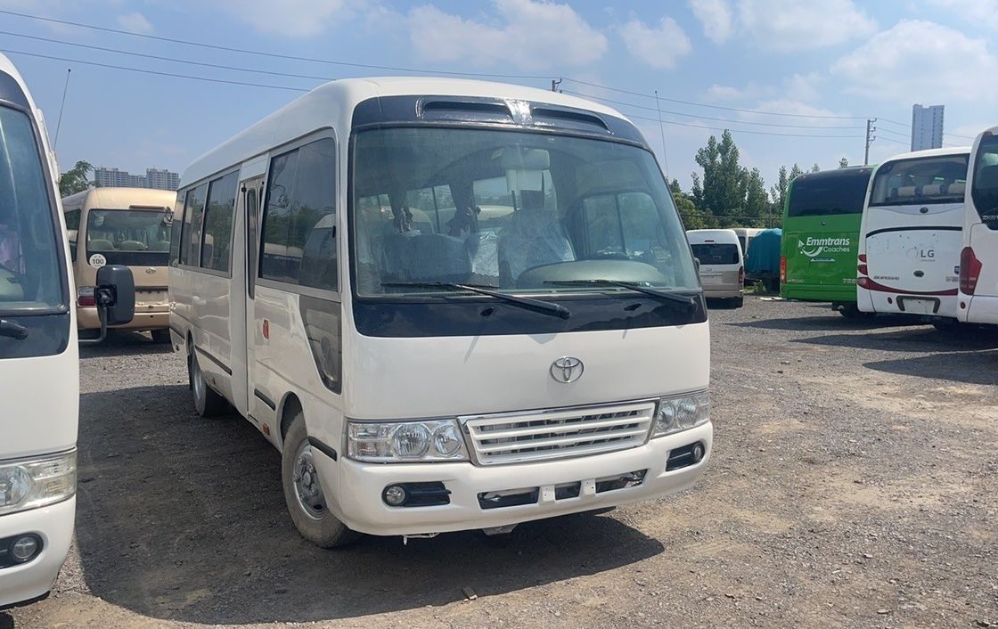 Toyota Coaster Bus japonais d'occasion 30 sièges Transmission manuelle Moteur diesel Capacité 4L